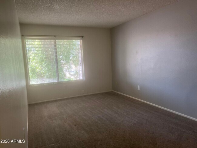 Building Photo - 5902 W Townley Ave