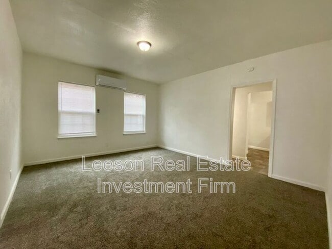 Building Photo - 3042 Fulton St