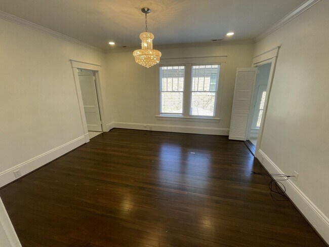 Building Photo - 4 Bd 3 Ba House