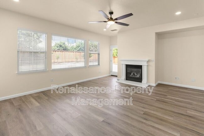 Building Photo - 785 Ellerbrook St