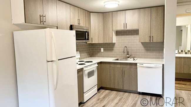 Primary Photo - 14702 Washington Ave SW