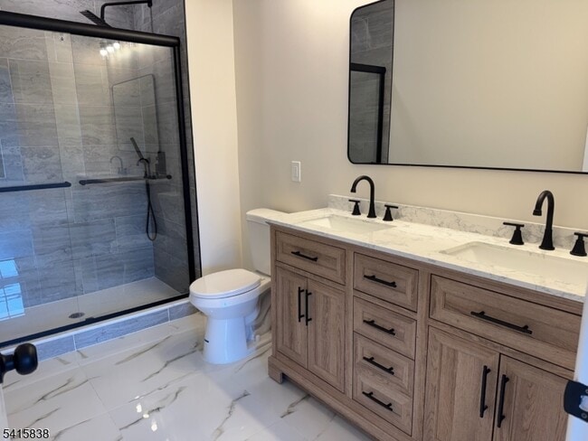 Building Photo - 188 Heckel St