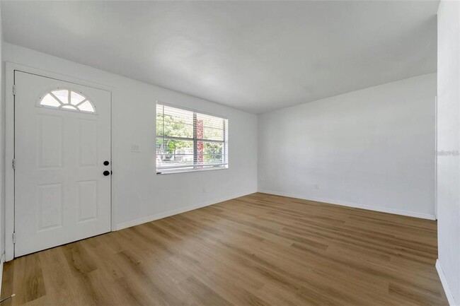 Building Photo - 11134 Harding Dr