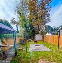 Building Photo - 320 Loney St