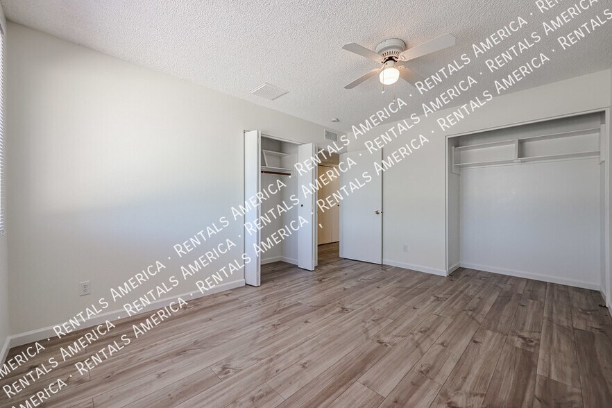 Building Photo - 3704 S Terrace Rd