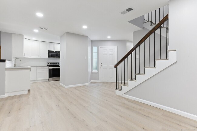 Building Photo - 48 Spyglass Cir