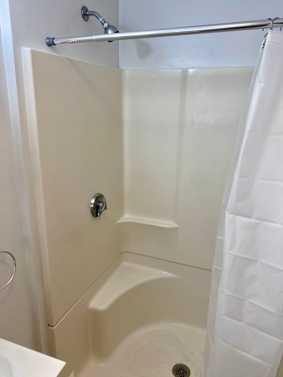 Building Photo - 123 Thorndike St