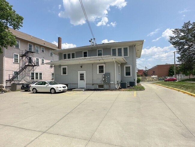 Building Photo - 225 Sheldon Ave