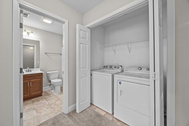 Building Photo - 211 N Stingray Ln