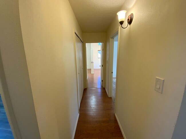 Building Photo - 4 Bedroom Single Story Home Available Near Tramway Blvd NE & Copper Ave NE!