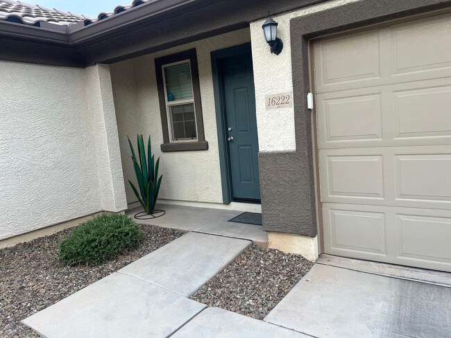 Building Photo - 16222 W La Ventilla Way