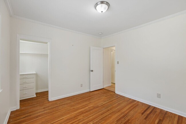 Building Photo - 3Bd/2ba Home w/parking in Santa Monica