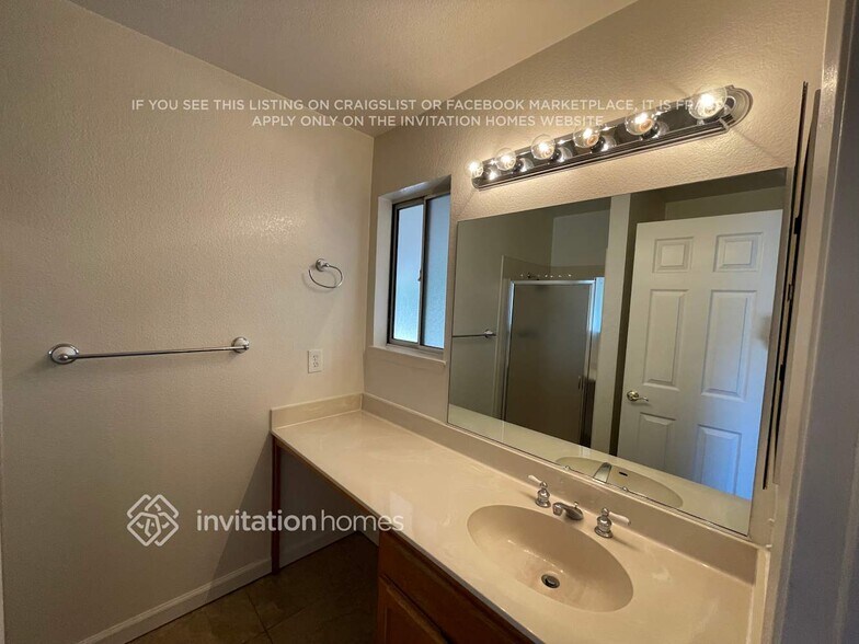 Building Photo - 1127 Cormorant Pl