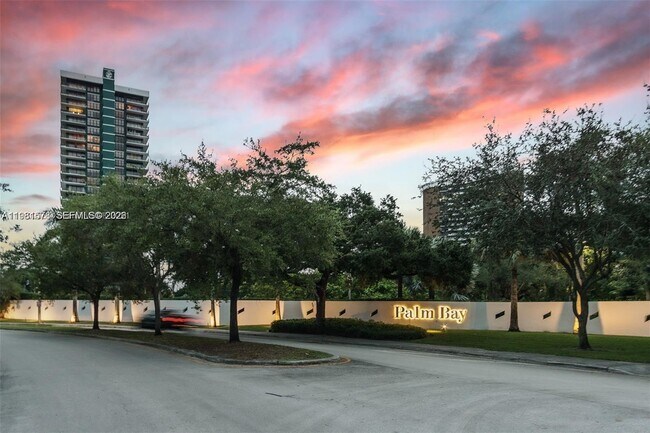 Building Photo - 780 NE 69th St