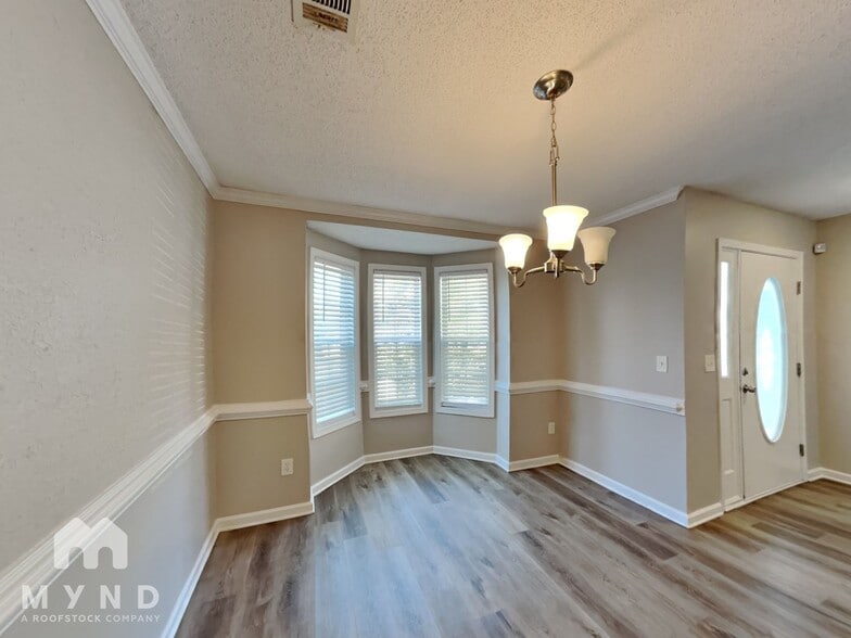 Building Photo - 203 Peachtree Glen Dr