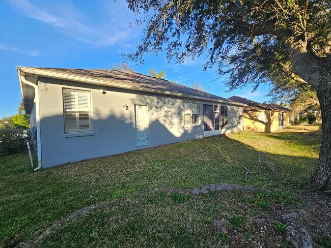 Building Photo - Your Clermont Home Awaits — Space, Style, and a Prime Location