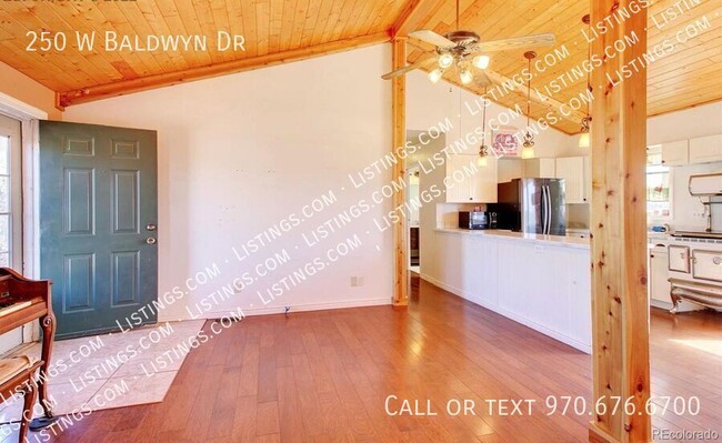 Building Photo - 250 W Baldwyn Dr
