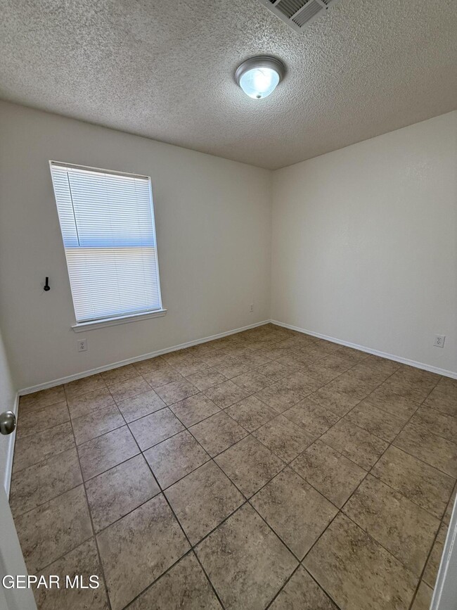 Building Photo - 12320 Robert Dahl Dr