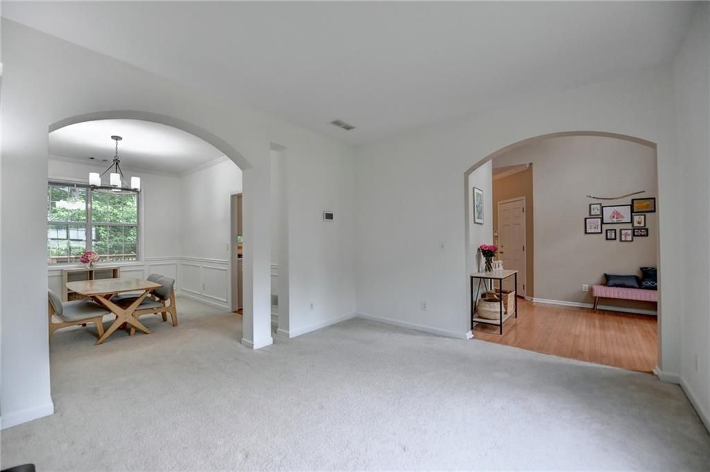 Building Photo - 2172 Woodbriar Dr