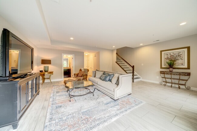 Building Photo - 1521 Ribbon Limestone Terrace SE