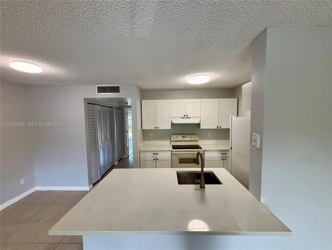Building Photo - 1822 Meadows Cir