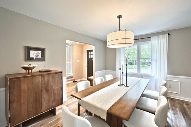 Building Photo - Beautiful Full Home in York