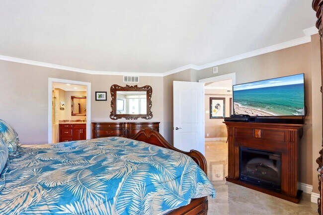 Building Photo - 5420 N Ocean Dr