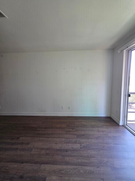 Building Photo - 1225 Island Ave