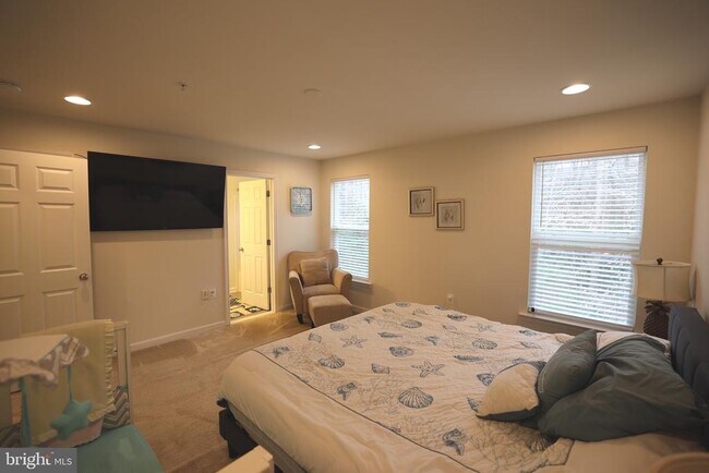 Building Photo - 130 Intrepid Ln