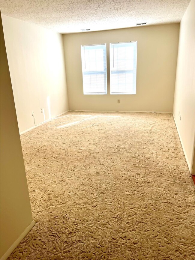Building Photo - 4001 Whispering Hills Dr