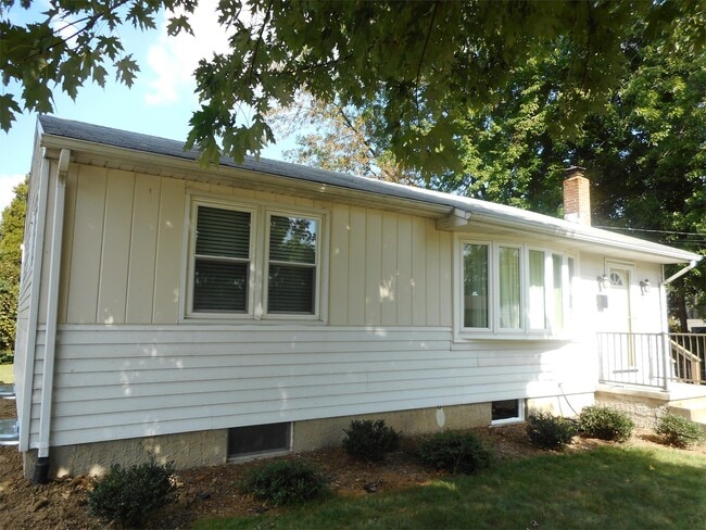 Building Photo - 117 Anderson Ave