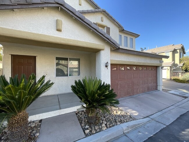 Building Photo - Spacious 3-Bedroom Home in the Northwest L...