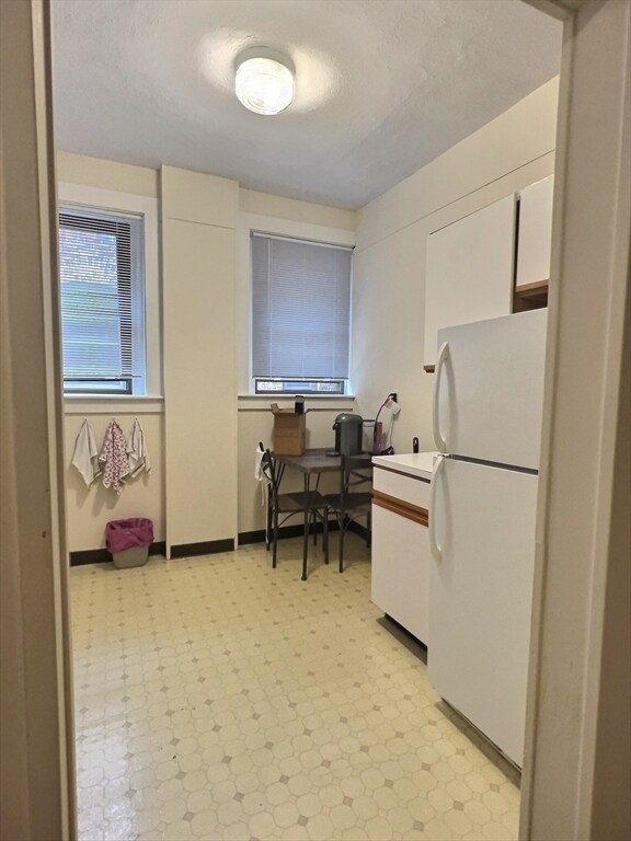Building Photo - 1382 Beacon St
