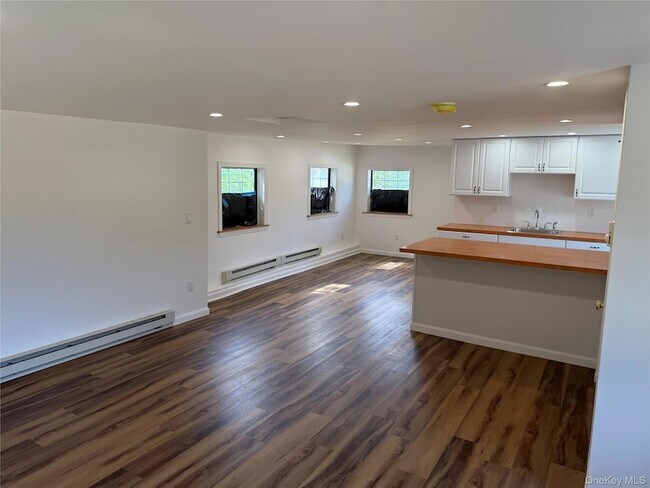 Building Photo - 19 Quartz Ln