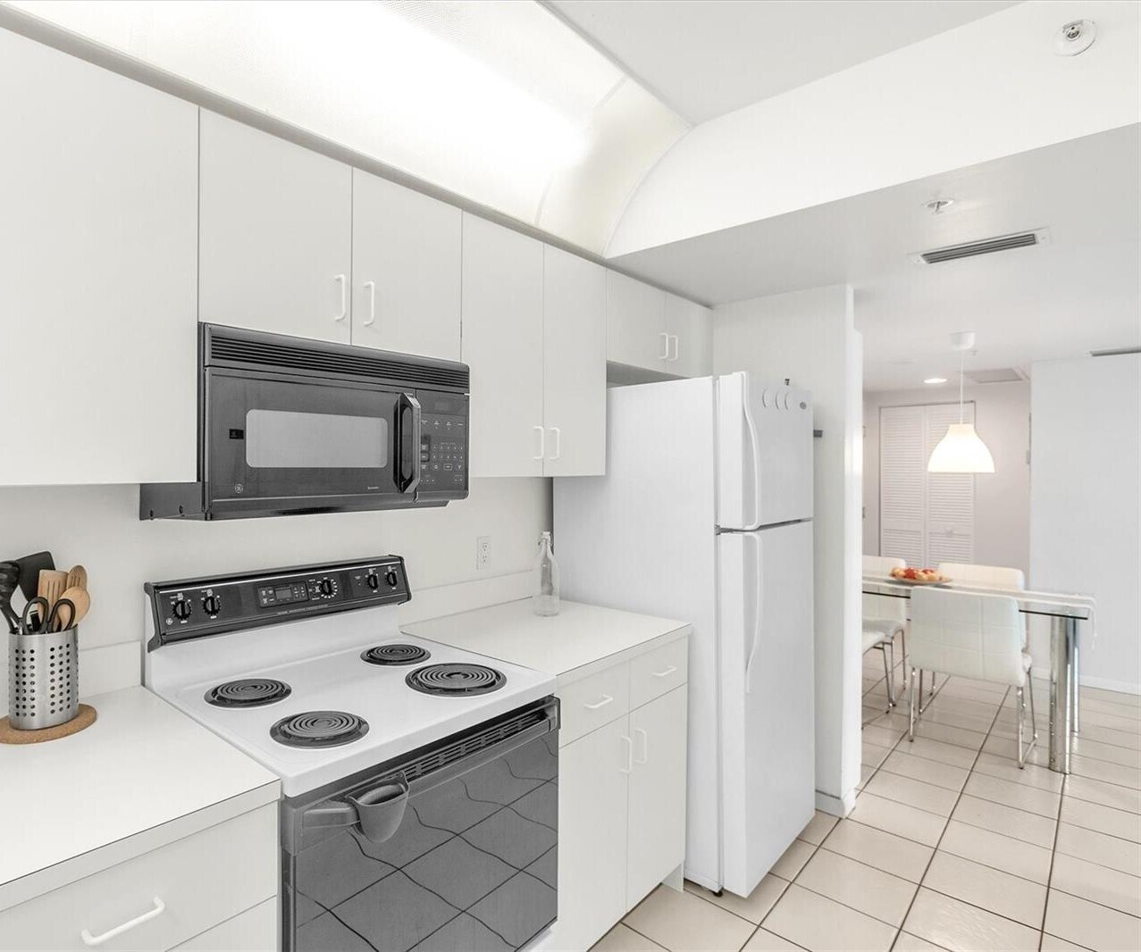 Building Photo - 800 Claughton Island Dr