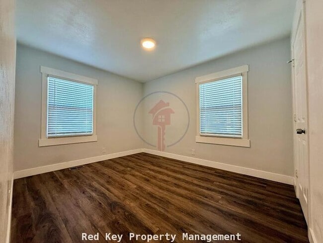 Building Photo - 3150 W Duplex