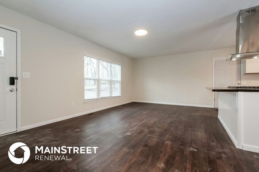 Building Photo - 17243 Chestnut Dr