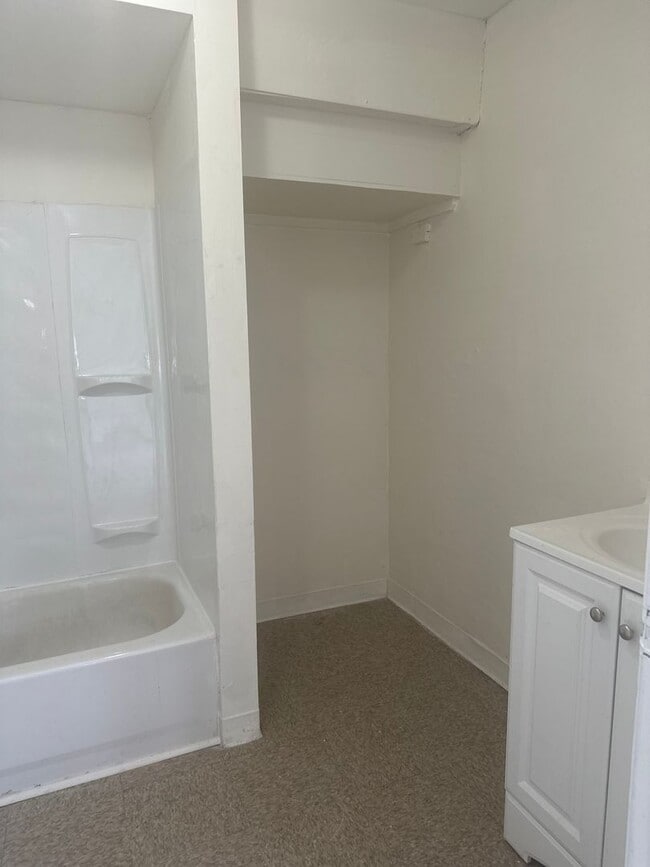 Building Photo - 85-87-87 Pullman Ave