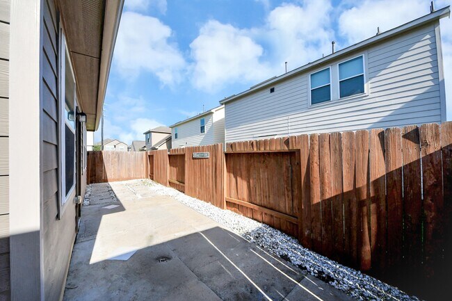 Building Photo - 18611 Cooper Ravine Wy