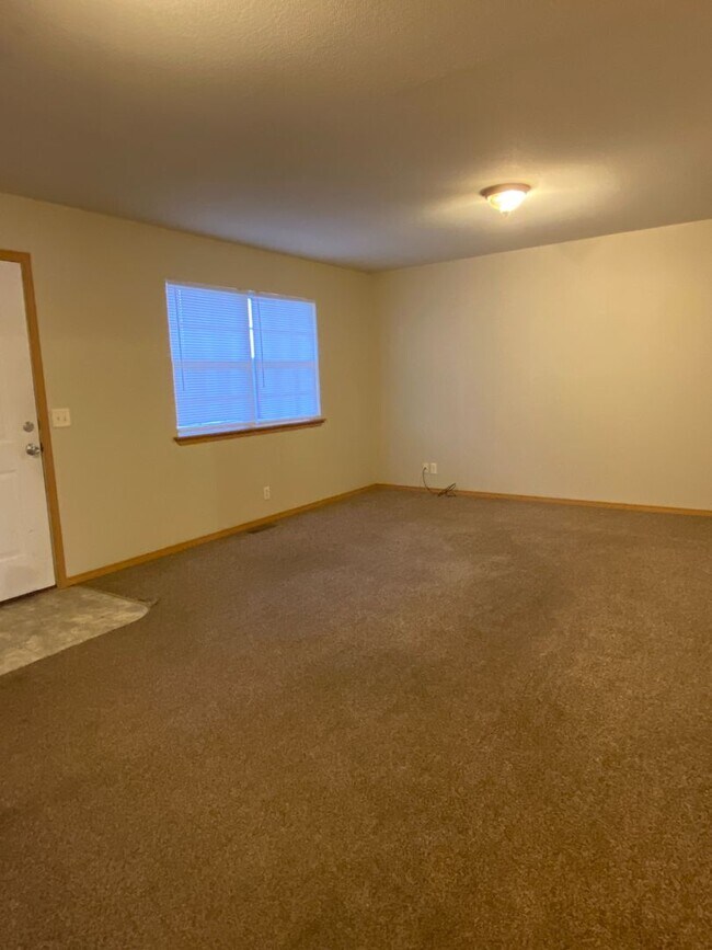 Building Photo - Nice 2BR/2BA near MSSU campus!