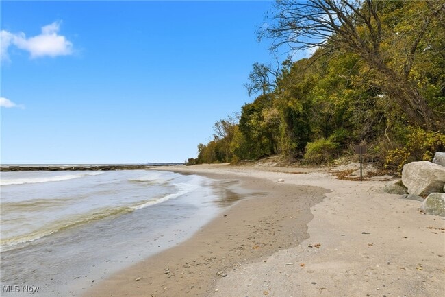 Building Photo - 28838 Lake Rd