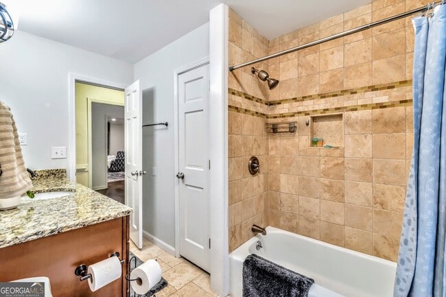 Building Photo - 1897 Mt Vernon Rd