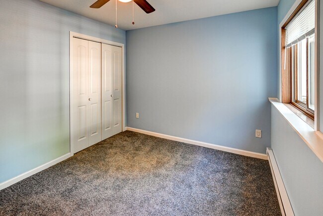 Building Photo - Broadway Drive - Sun Prairie