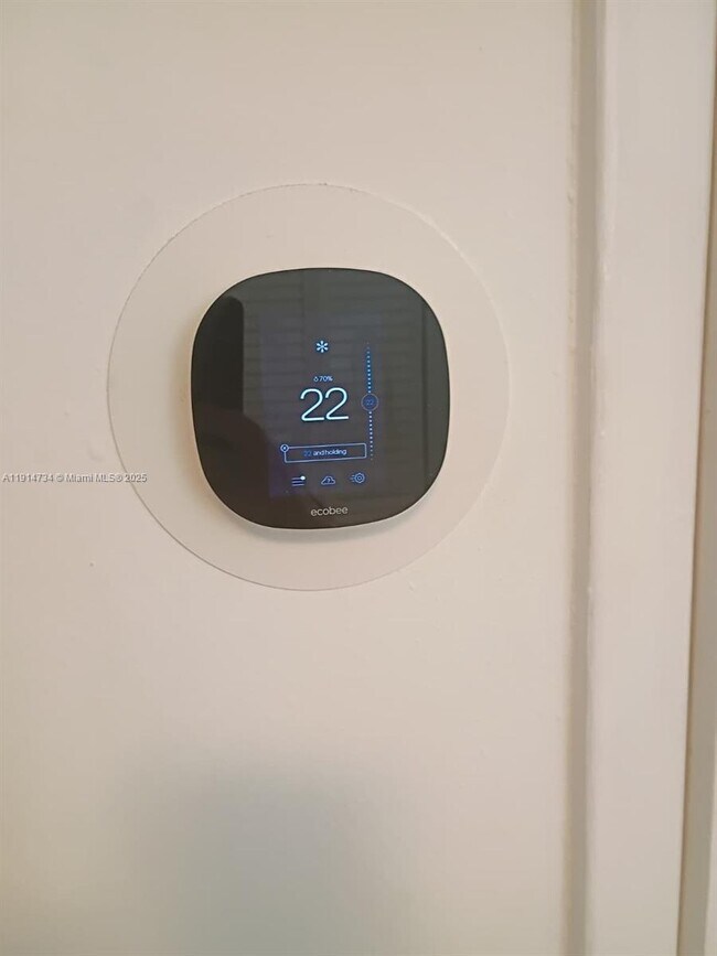 Building Photo - 6424 Collins Ave