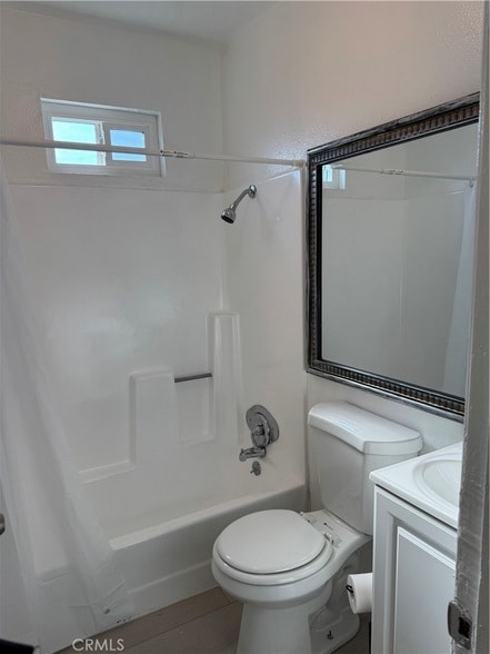 Building Photo - 1540 W 51st Pl