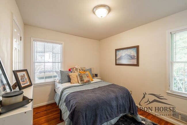 Building Photo - 2021 S Lumpkin St