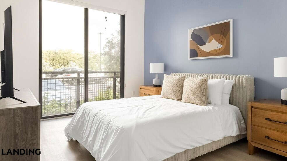 Building Photo - 1155 NE 126th St