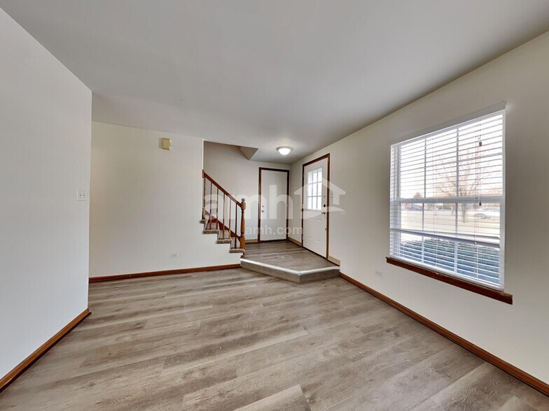 Building Photo - 4710 Peacock Ln