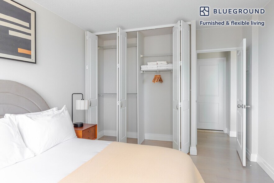 Building Photo - 155 E 31st St