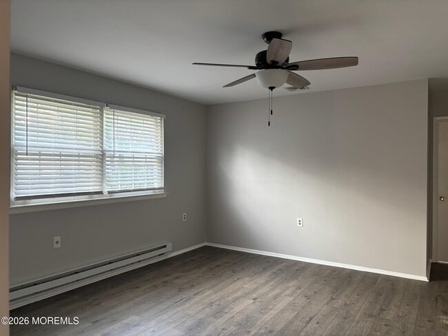 Building Photo - 2B Bristol St